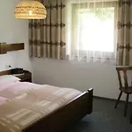 Haus Wiesengrund דירה *