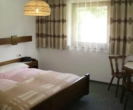 Haus Wiesengrund דירה *